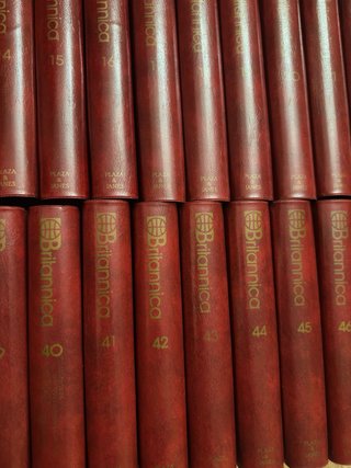 Britannica colección VHS – 47 de 50 vídeos + Libro