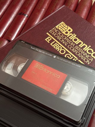 Britannica colección VHS – 47 de 50 vídeos + Libro