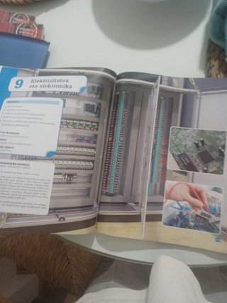 Libro fisica y quimica en euskera 3. Eso 2. Eva