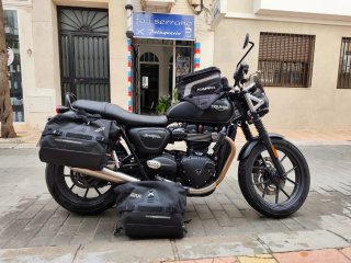 Triumph Street Twin 900 Negra