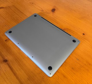 MacBook Pro 13” 2020 i5 · 16GB RAM · 512GB SSD