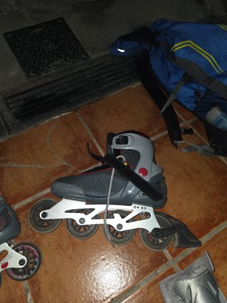 Patines en línea adultos + protecciones