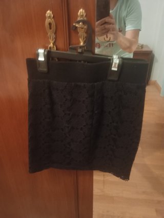 Falda negra encaje