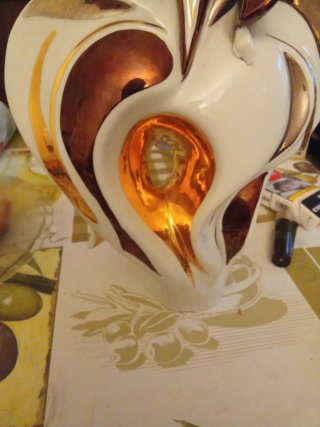 Figura de porcelana con oro y platino