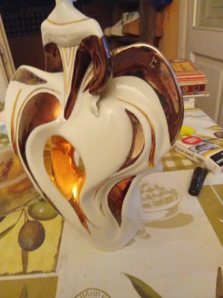 Figura de porcelana con oro y platino