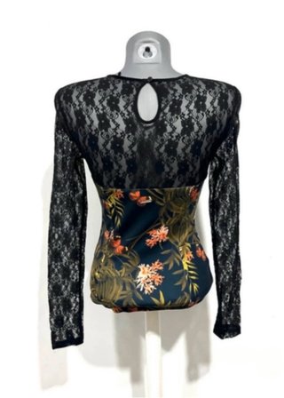 Blusa Guess Manga Larga Encaje Estampado