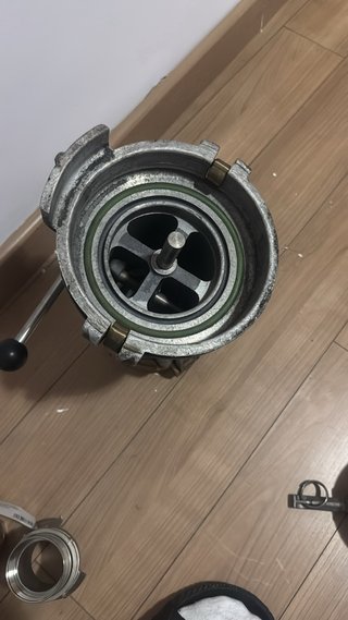 Acople descarga carburante API
