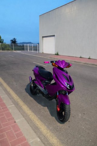 Yamaha Aerox 49cc Morado