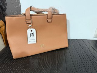 Bolsos Mishay Rajwani - Camel y Negro (A estrenar)