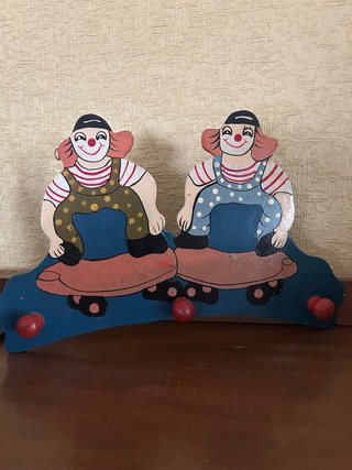 Percha infantil payasos madera