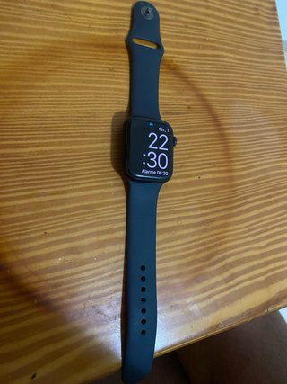 Apple Watch Series 9 45mm Preto e Amarelo