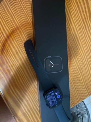 Apple Watch Series 9 45mm Preto e Amarelo