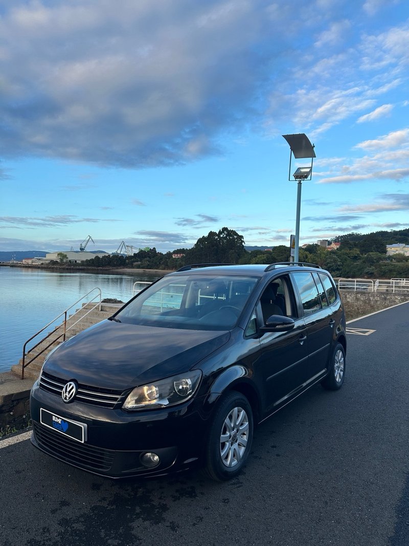 Volkswagen Touran 7 plazas 2012 - foto 1