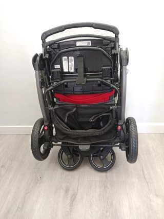 Carro de bebé Peg Perego con patinete