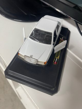 Maqueta Mercedes-Benz 190E (1987) Bburago