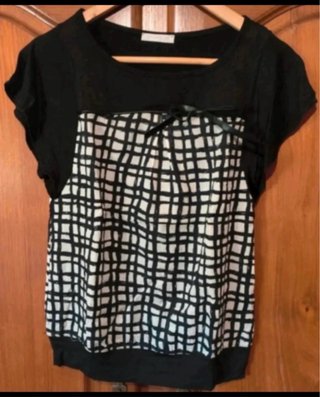 T-shirt Promod preto e branco com padrão