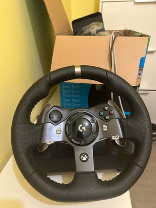 Volante Logitech Xbox/PC