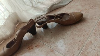 Zapatos beige/marrón mujer