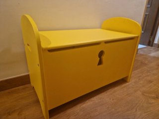 Arcón infantil amarillo Ikea