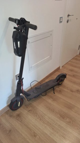 Xiaomi Mi Electric Scooter Pro 2