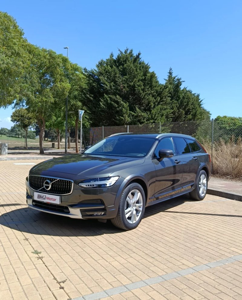 Volvo V90 Cross Country D4 AWD - foto 1