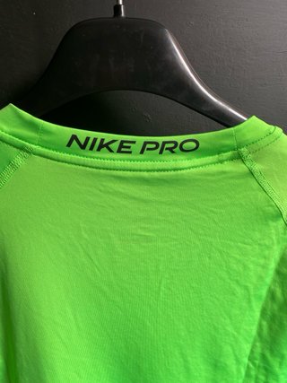 Nike Pro Thight-Fit Camiseta deportiva