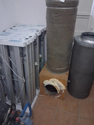 Equipo para cultivo en interior con sistema CO2