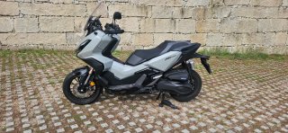 Honda ADV 350 en OURENSE con 2 años y 4000Km
