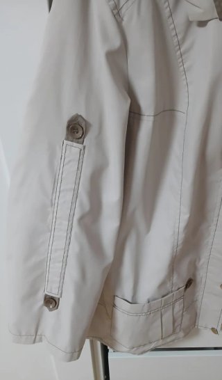 Chaqueta ligera entretiempo beige