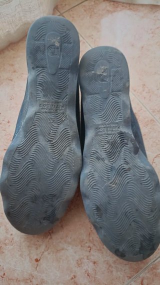 Zapatos  azules con cordones