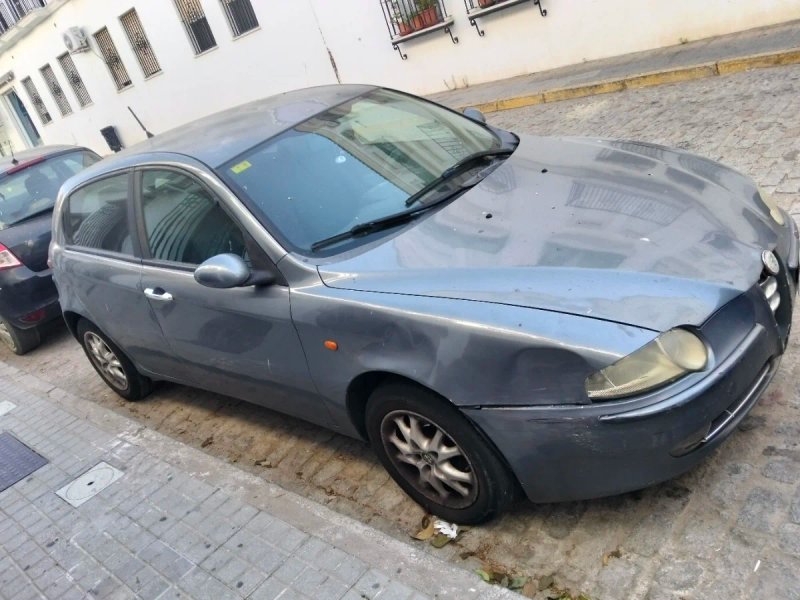 Alfa Romeo 147 2003 - foto 1
