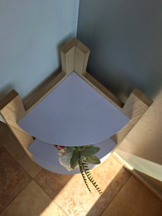 Estantería con baldas esquinera madera