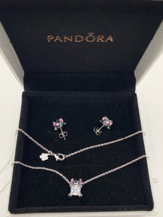 Conjunto Pandora Collar y Pendientes Stitch