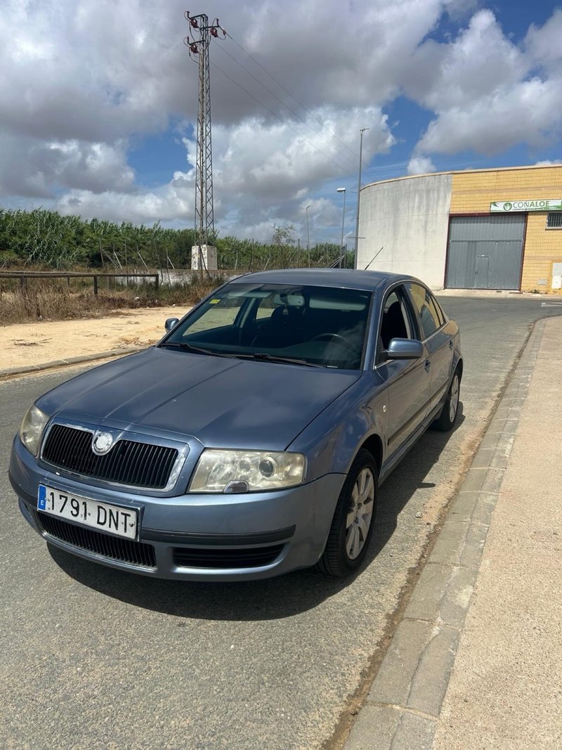 Skoda Superb 2005 - foto 1