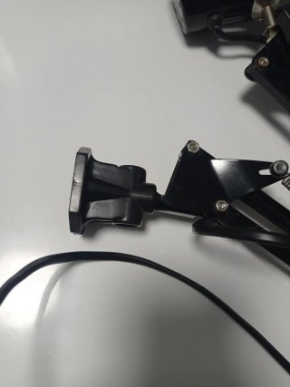 Lámpara de escritorio ajustable negra