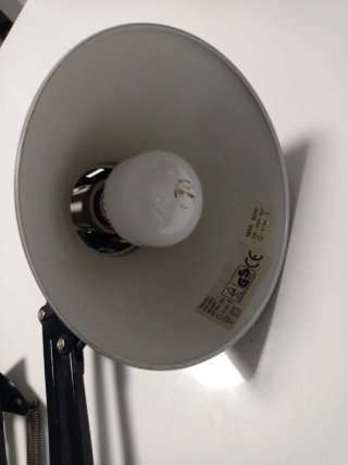 Lámpara de escritorio ajustable negra