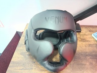 CASCO VENUM NEGRO – TALLA XL