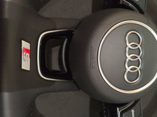 Volante Audi S Line con levas.
