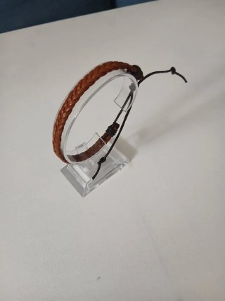 Pulsera trenzada de cuero marrón