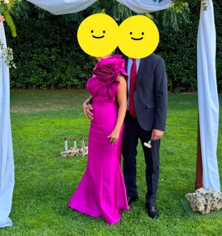 Vestido fiesta rosa con flor