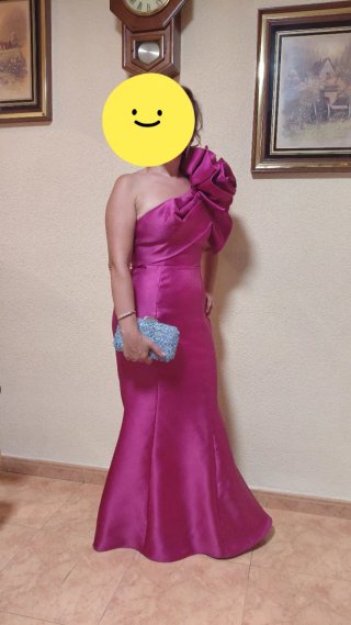 Vestido fiesta rosa con flor
