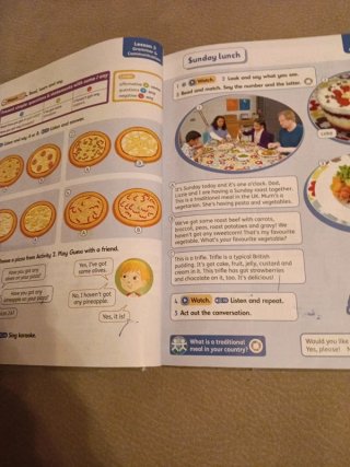 Libro de texto Oxford all about us now 3 primaria