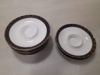 8 Platos de porcelana elegantes