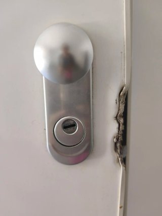 Puerta acorazada, sólo venta en persona