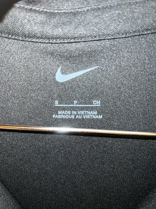 Camisa deportiva Nike Crowdstrike Negra