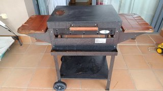 BARBACOA DE LEÑA Y CARBÓN – ¡GRAN OPORTUNIDAD!