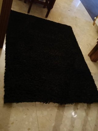 Alfombra negra pelo largo suave