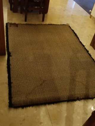 Alfombra negra pelo largo suave
