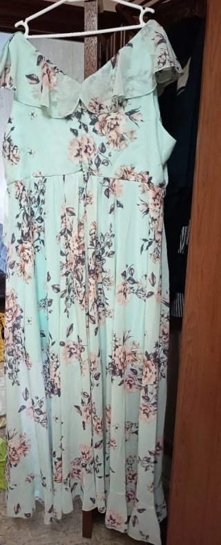 Vestido largo verde agua floral con volantes