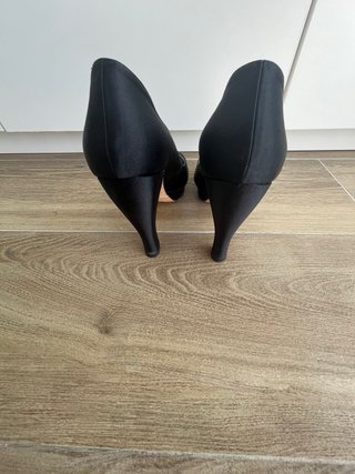 Zapatos de tacón Pura López negros